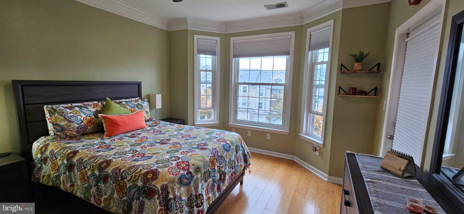 501 Sunset View TERRACE SE Unit: 307