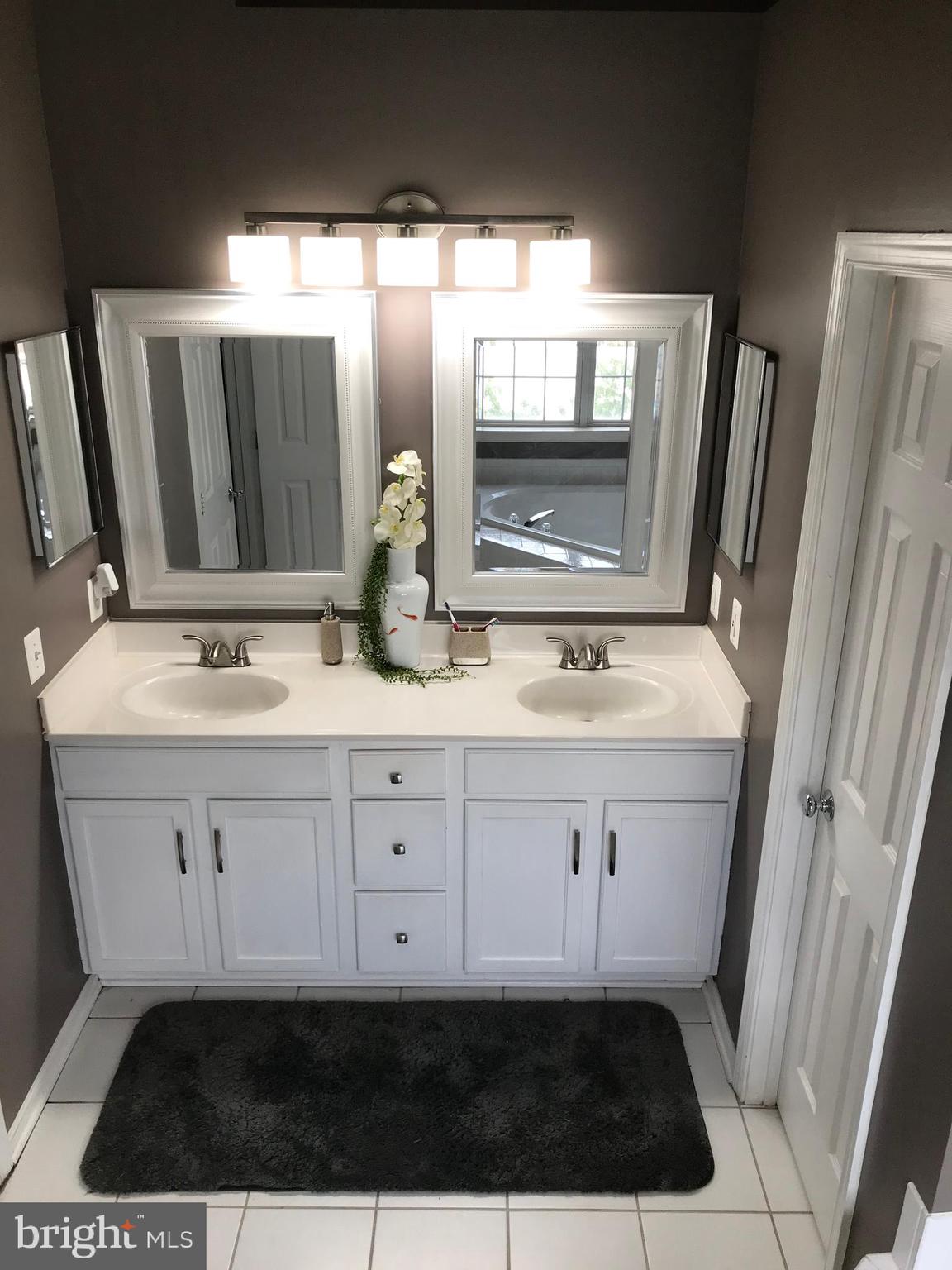 21266 Victorias Cross TERRACE