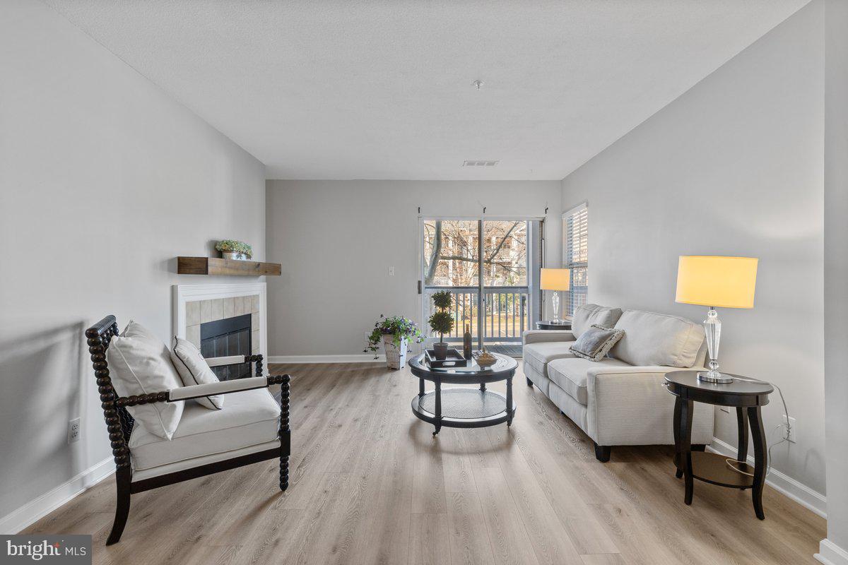 20313 Beechwood TERRACE Unit: 200