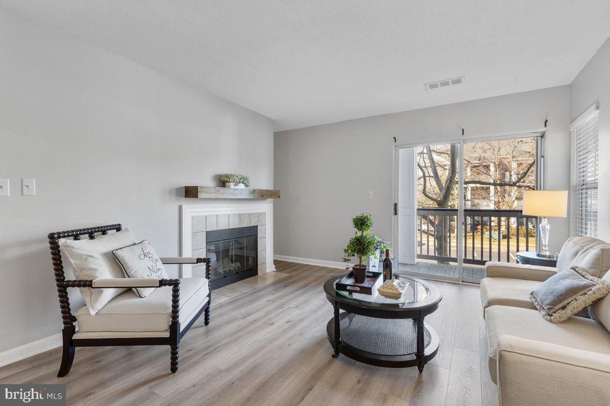 20313 Beechwood TERRACE Unit: 200