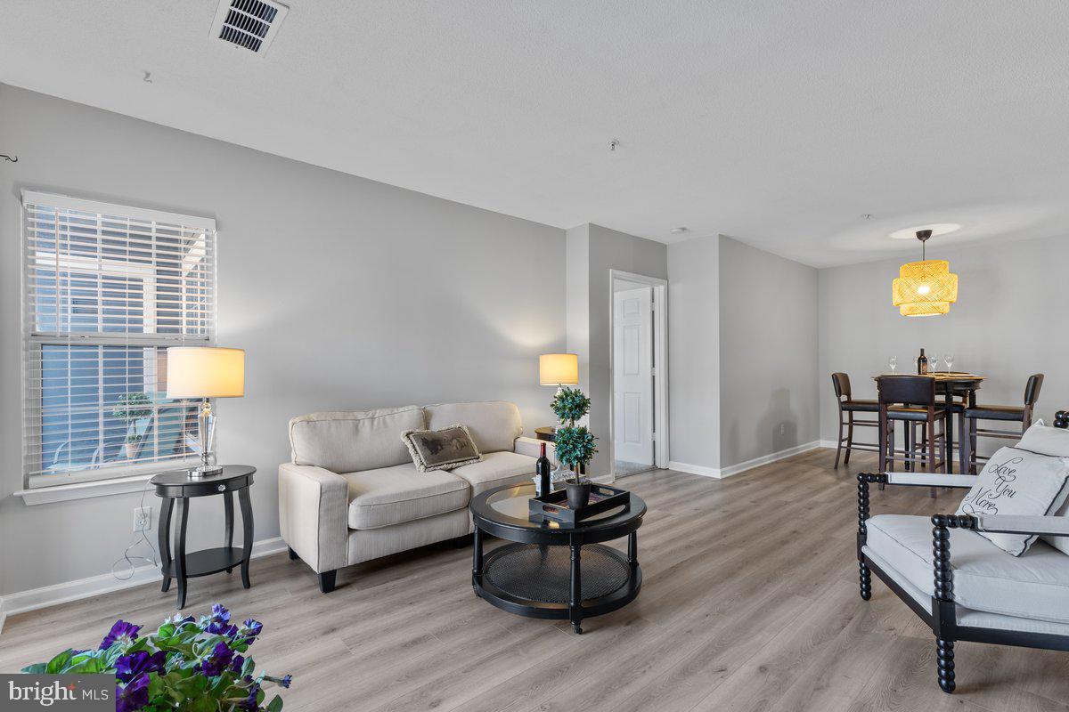 20313 Beechwood TERRACE Unit: 200