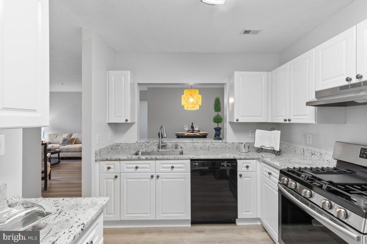 20313 Beechwood TERRACE Unit: 200