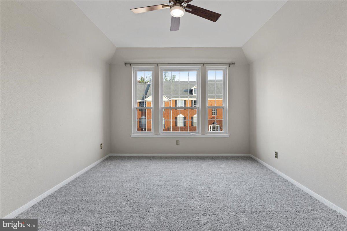 672 Gateway DRIVE SE Unit: 606