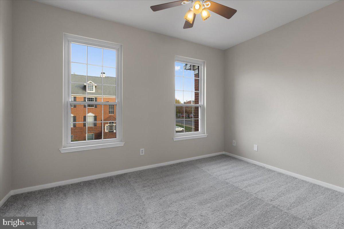 672 Gateway DRIVE SE Unit: 606