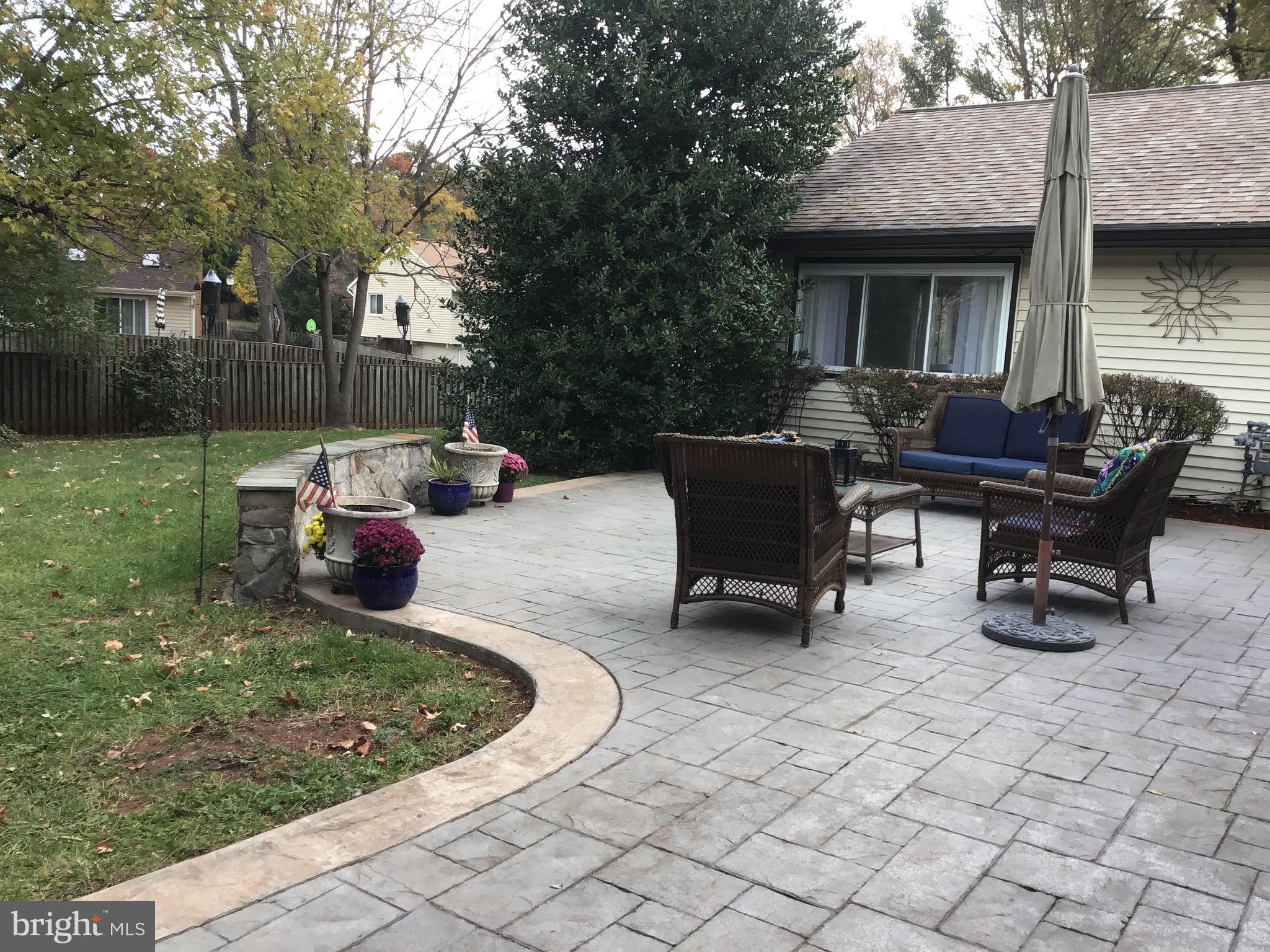 216 Hillsdale DRIVE
