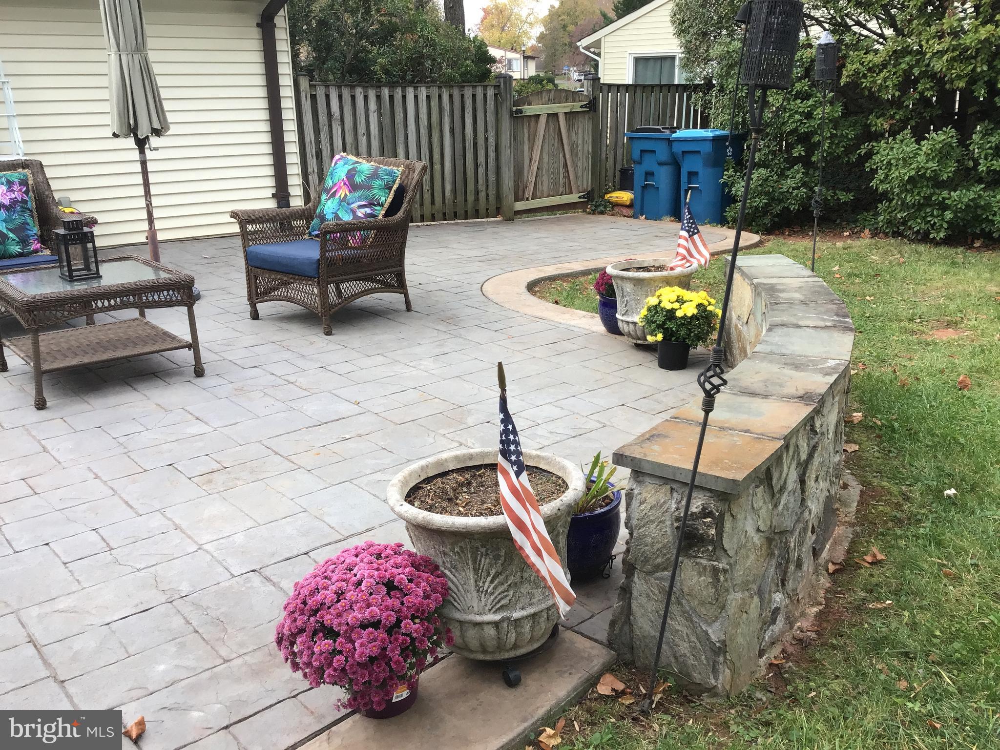 216 Hillsdale DRIVE