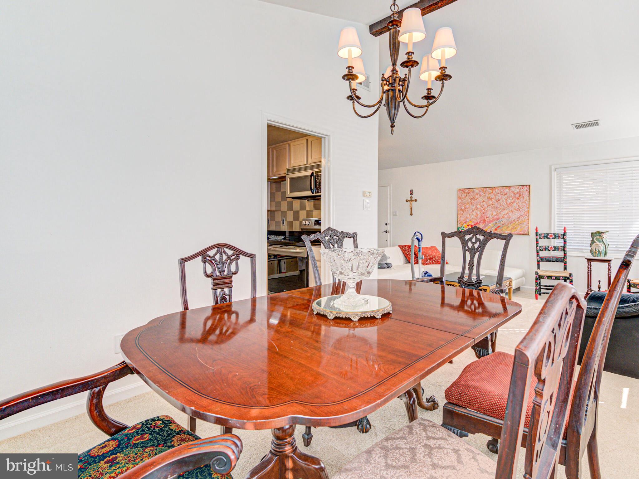 216 Hillsdale DRIVE