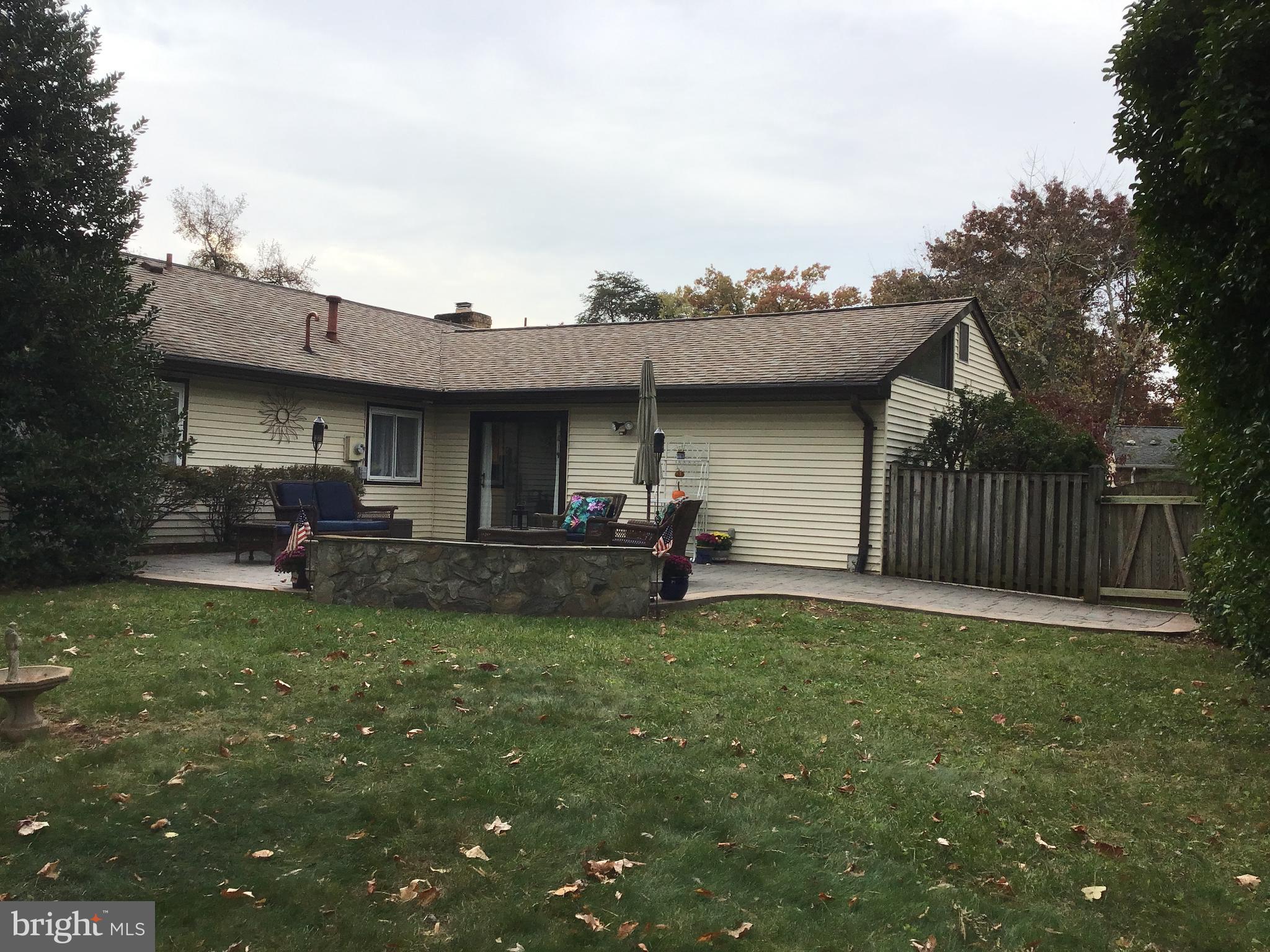 216 Hillsdale DRIVE