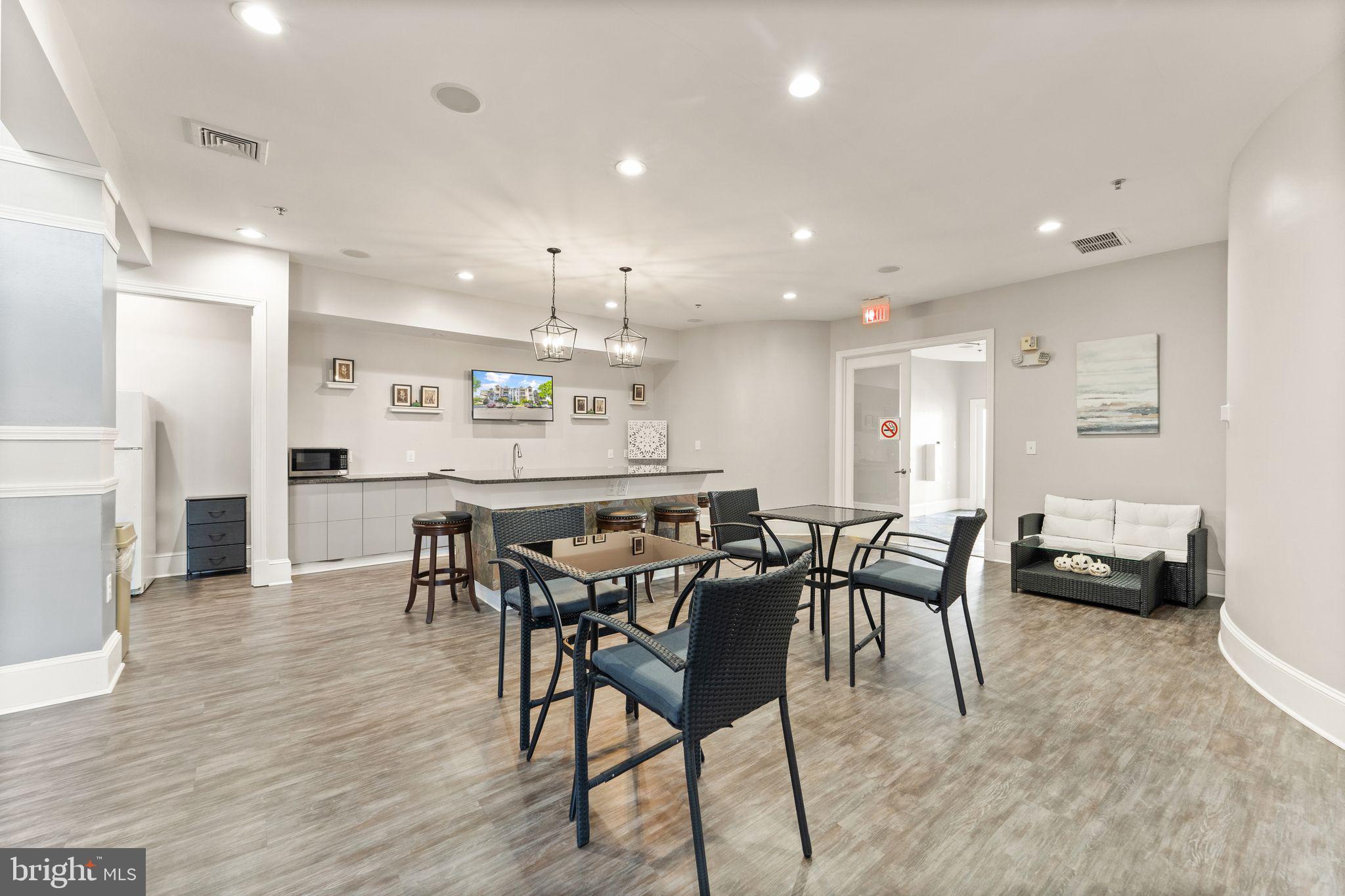 502 Sunset View TERRACE SE Unit: 407