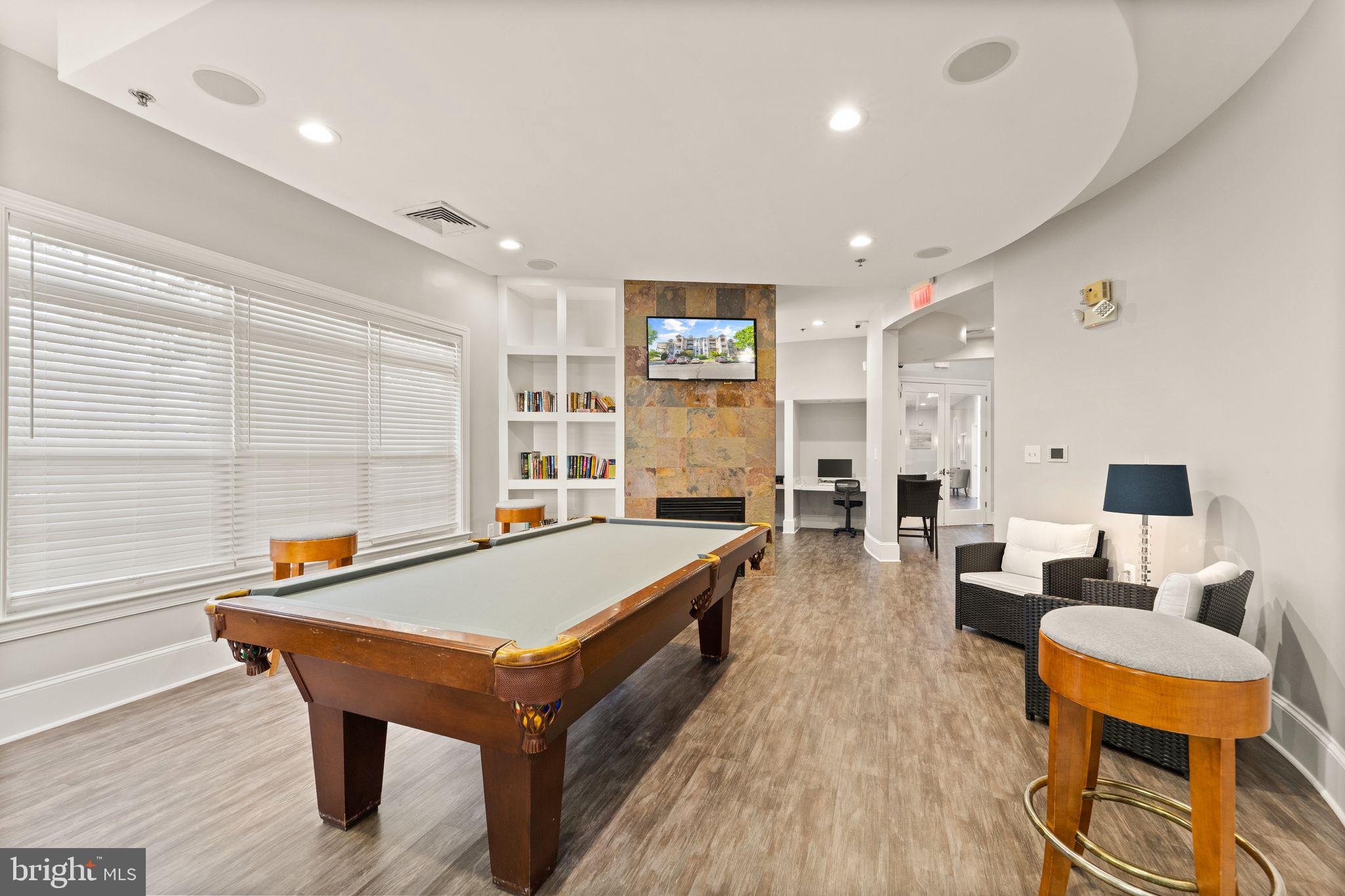 502 Sunset View TERRACE SE Unit: 407