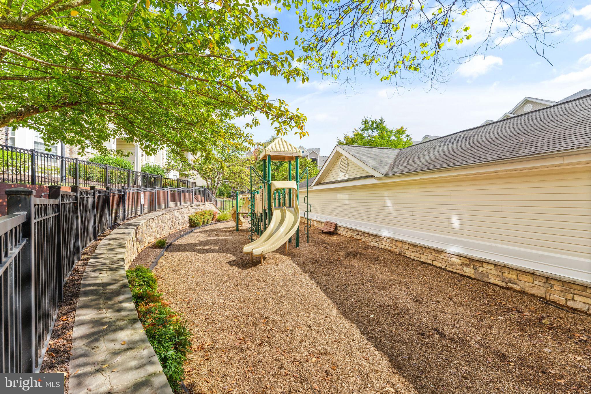 502 Sunset View TERRACE SE Unit: 407