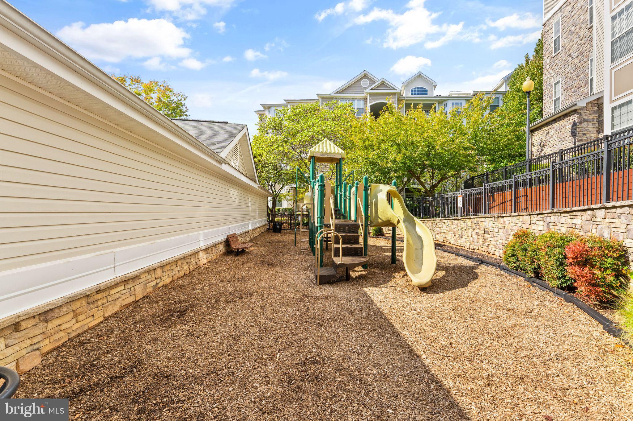 502 Sunset View TERRACE SE Unit: 407