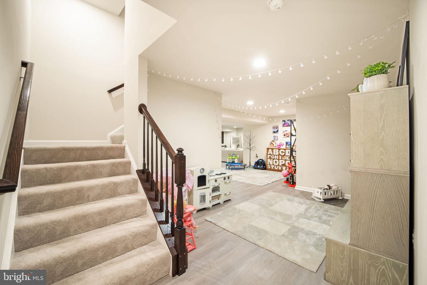 17256 Creekside Green PLACE