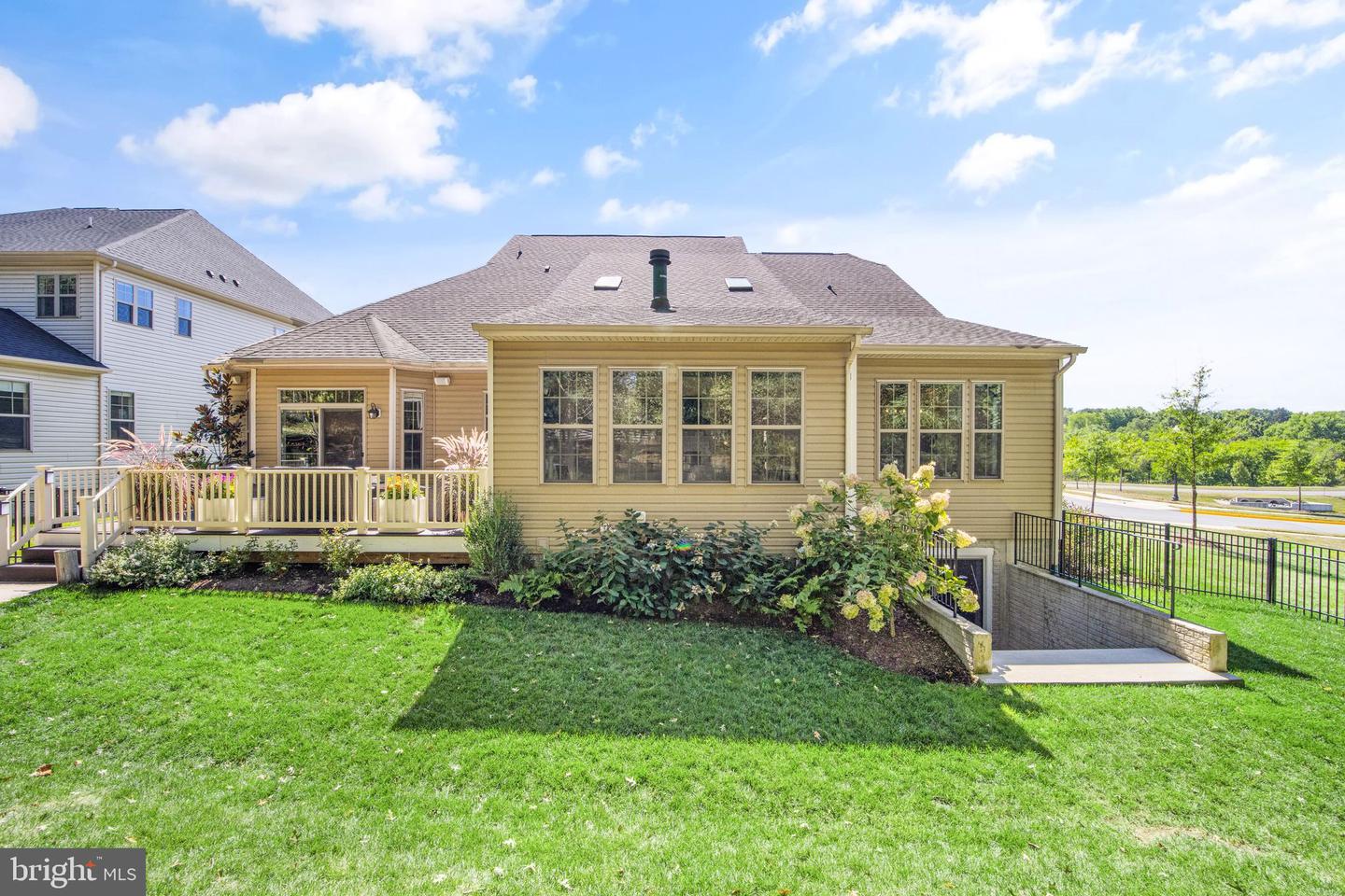 17256 Creekside Green PLACE