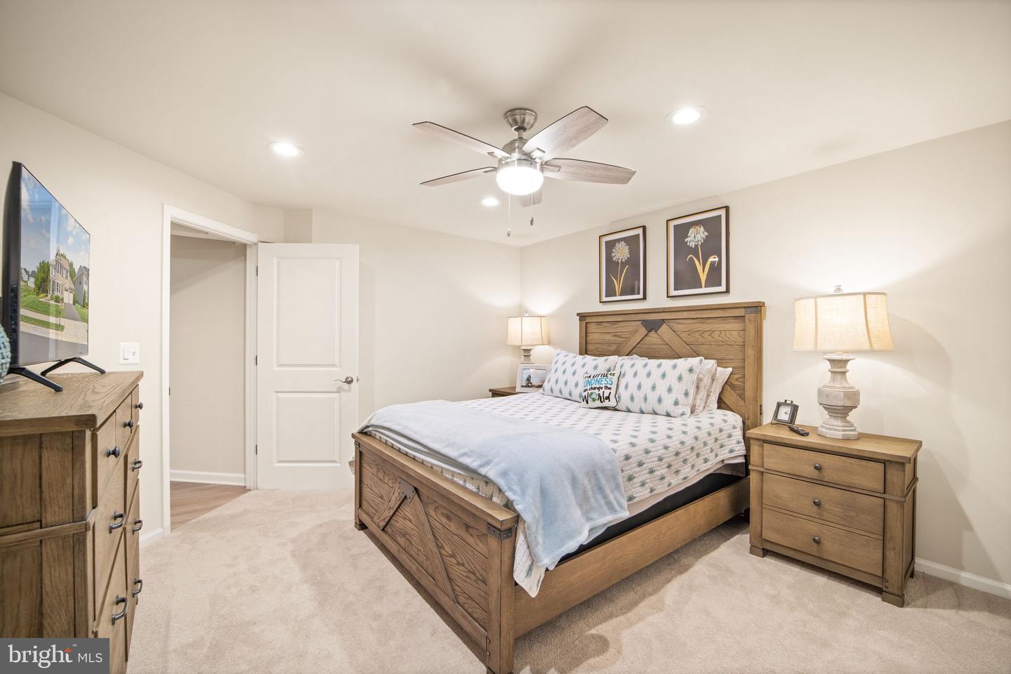 17256 Creekside Green PLACE