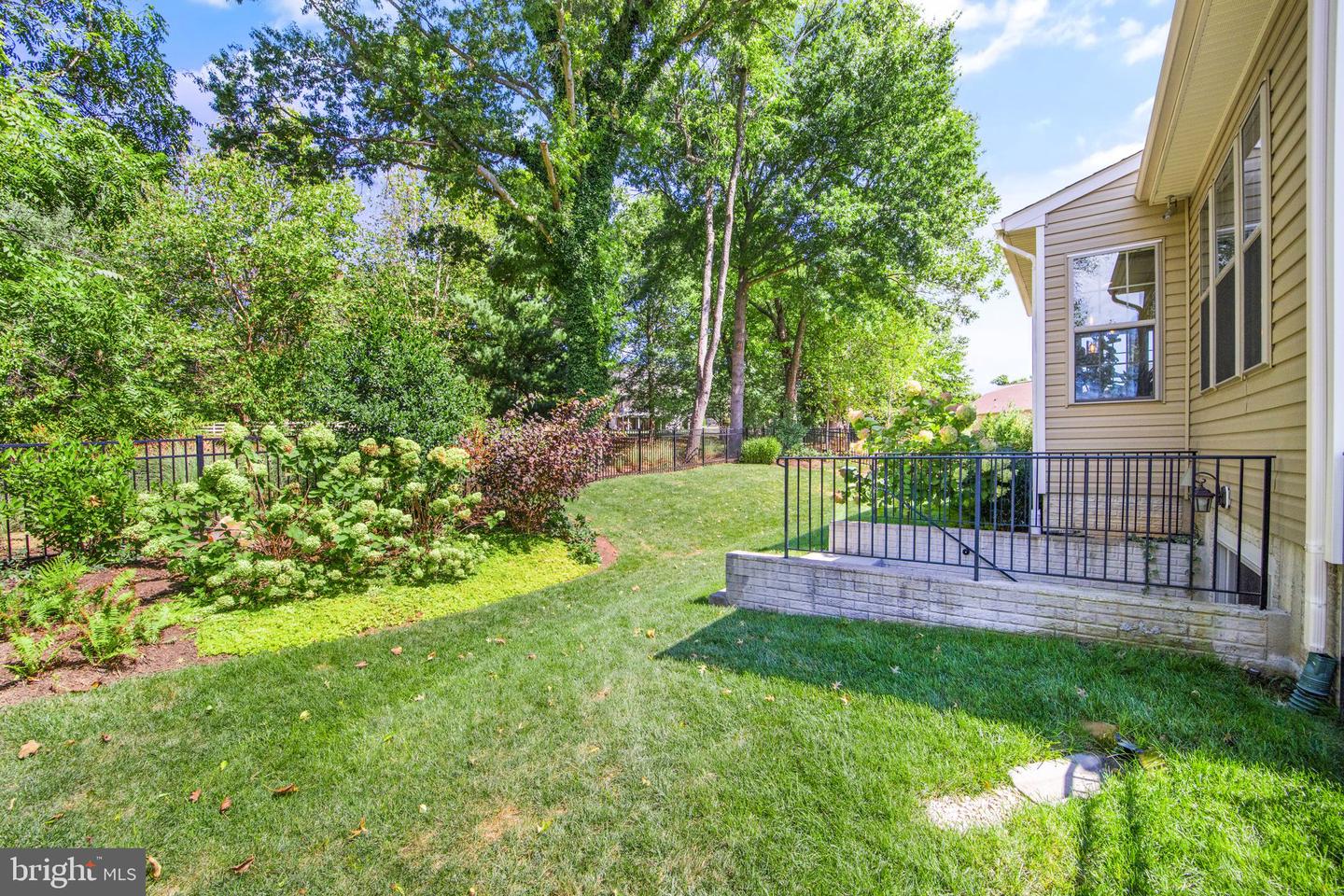 17256 Creekside Green PLACE
