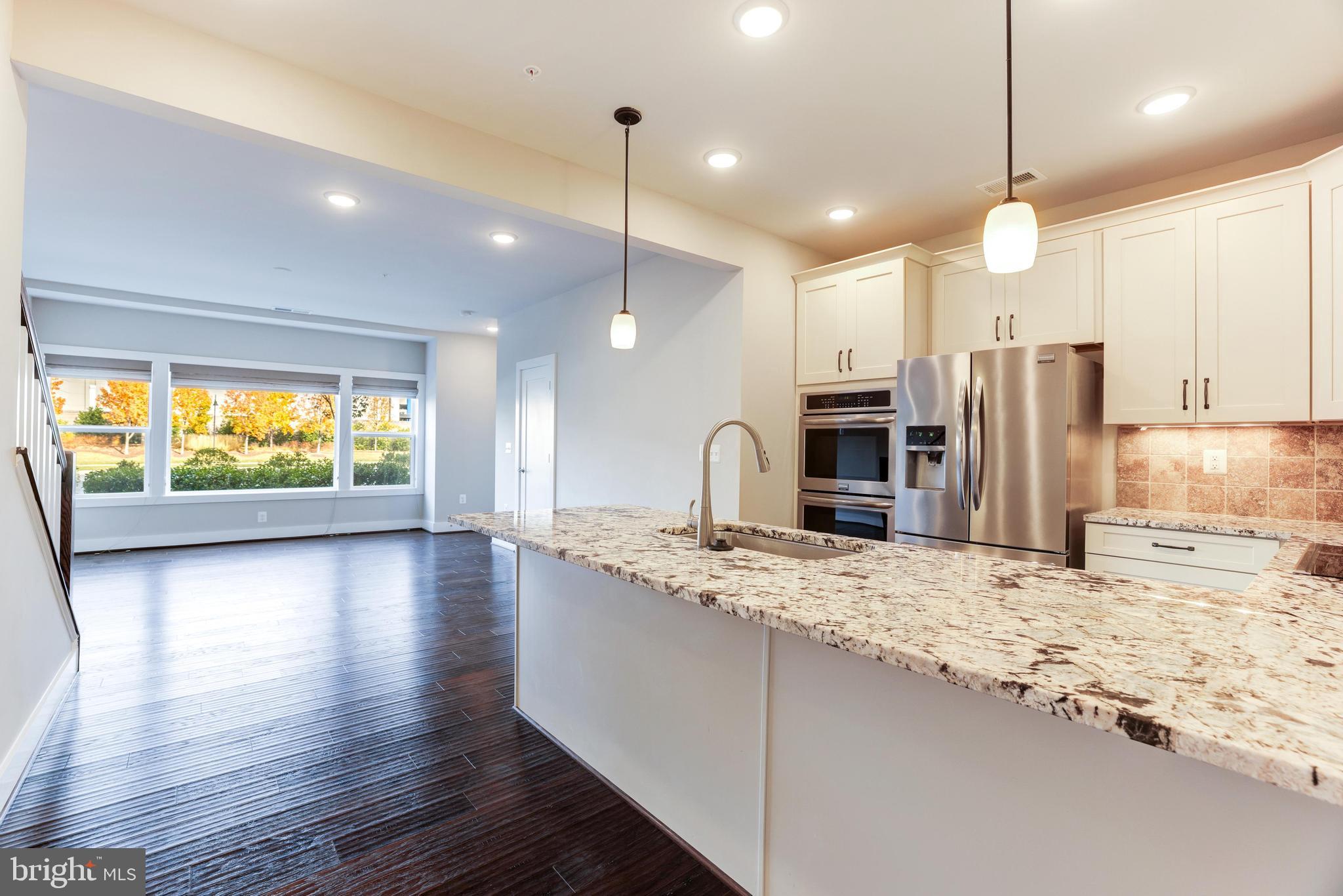 44752 Tiverton SQUARE
