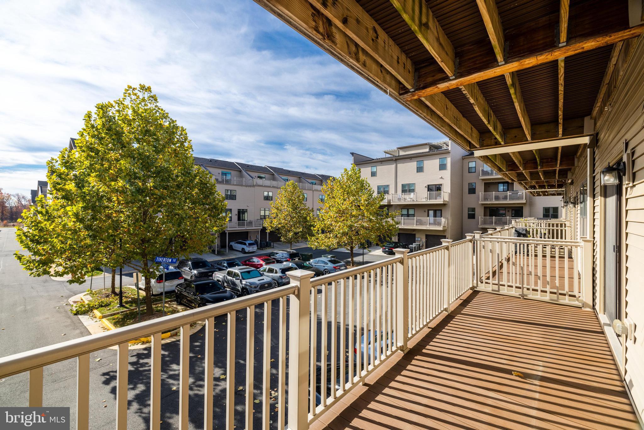 44752 Tiverton SQUARE