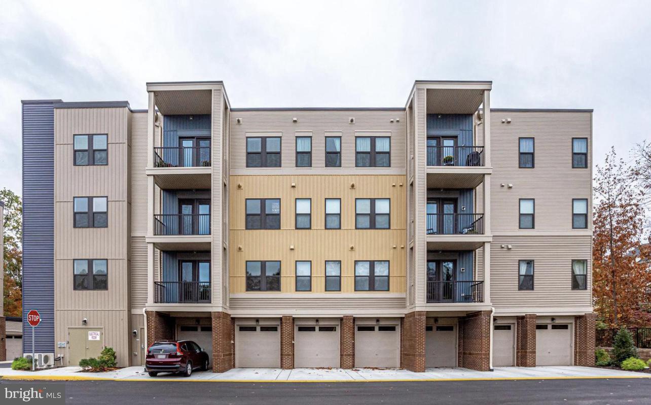 43095 Wynridge DRIVE Unit: 200
