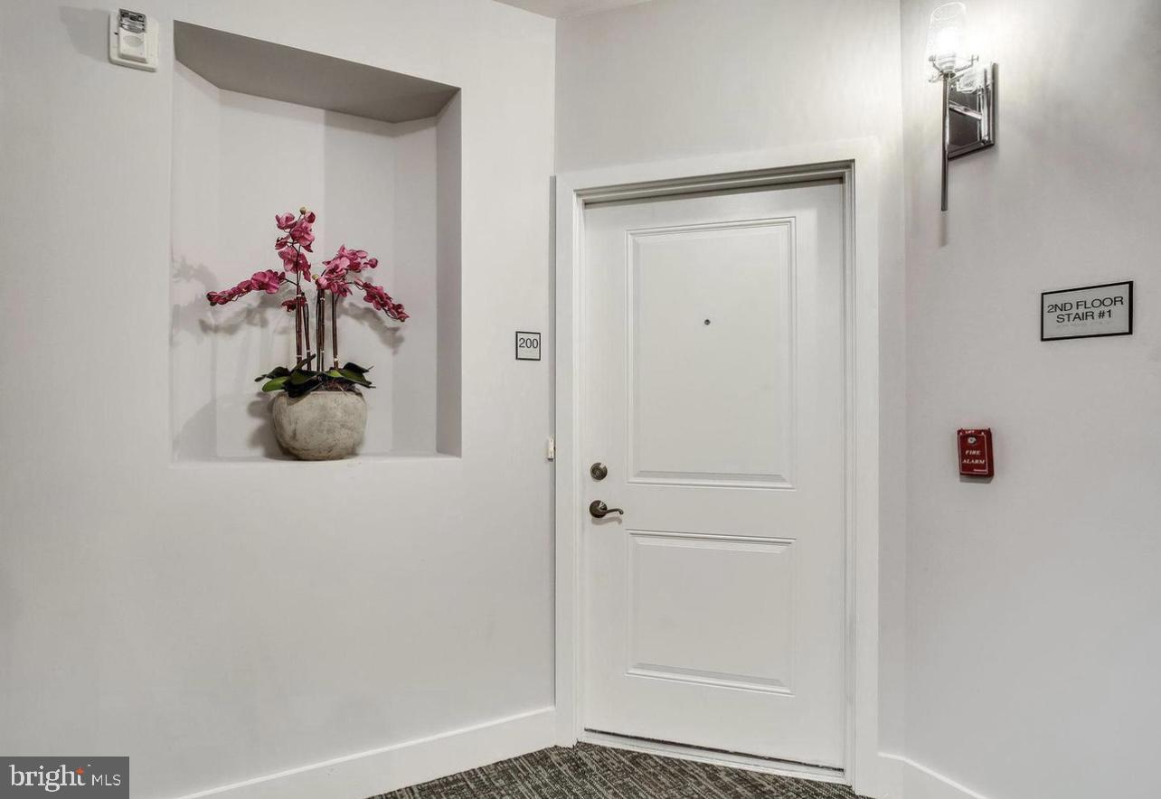 43095 Wynridge DRIVE Unit: 200