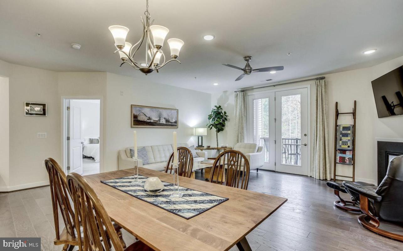 43095 Wynridge DRIVE Unit: 200