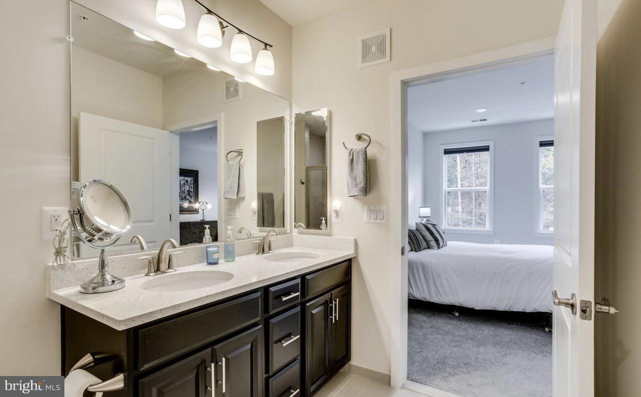 43095 Wynridge DRIVE Unit: 200