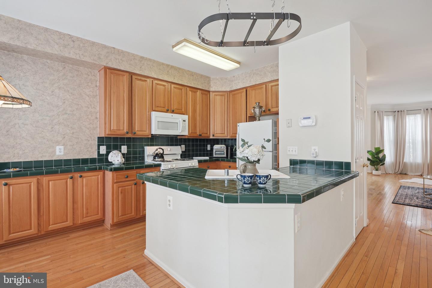 20613 Glenmere SQUARE