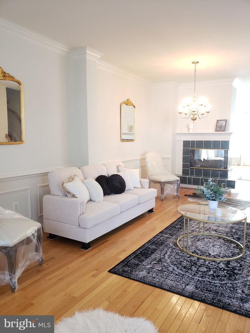 20613 Glenmere SQUARE
