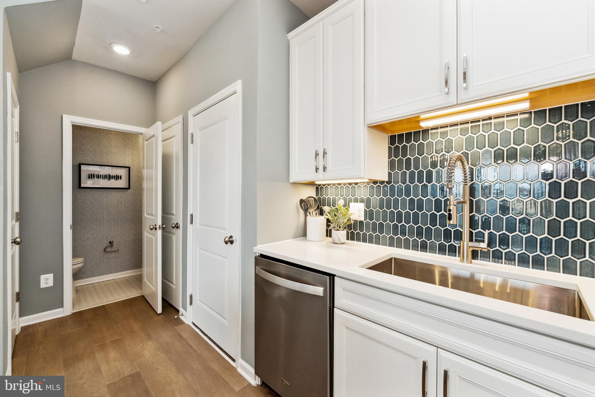 759 Mount Airy TERRACE