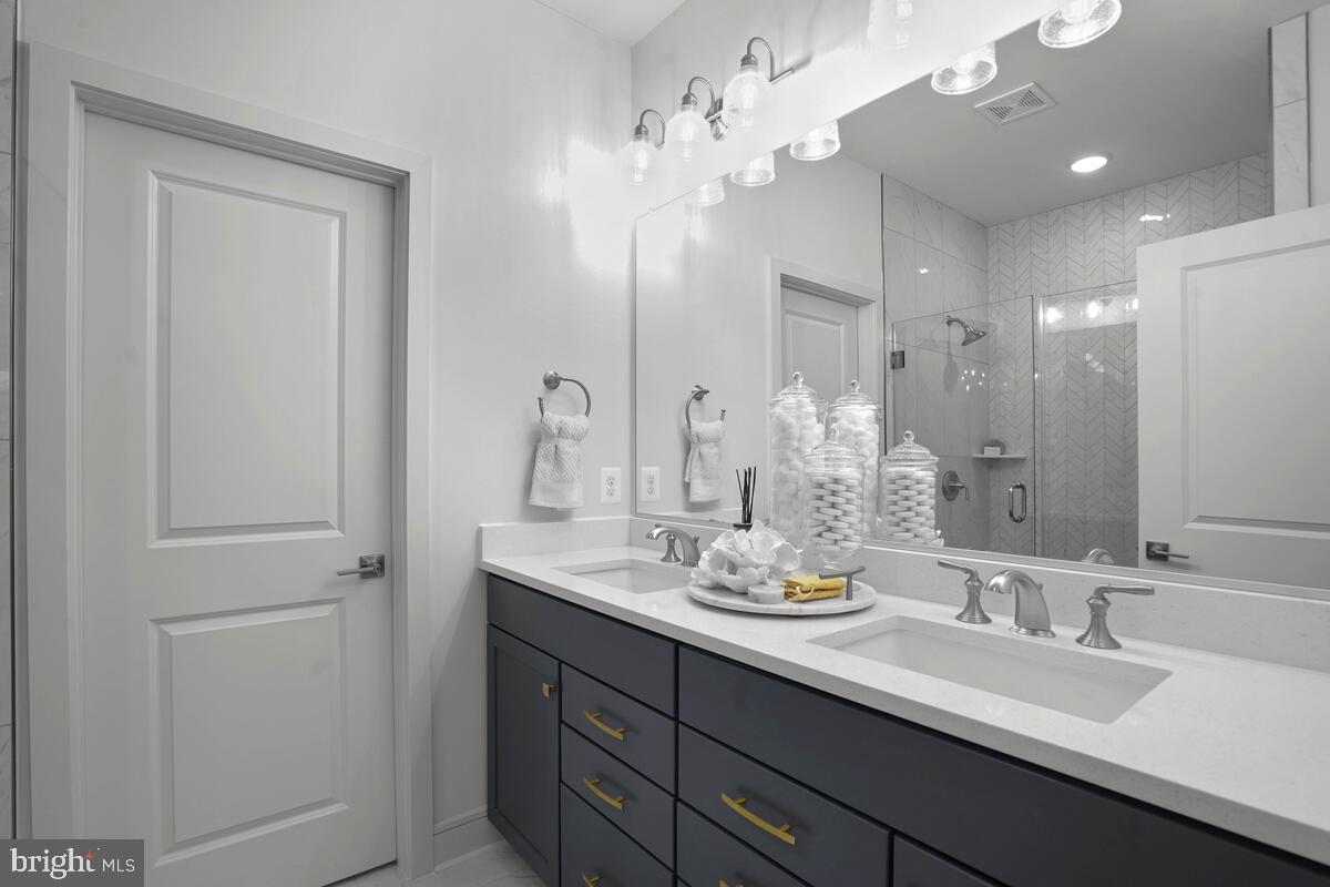 43435 Farringdon SQUARE