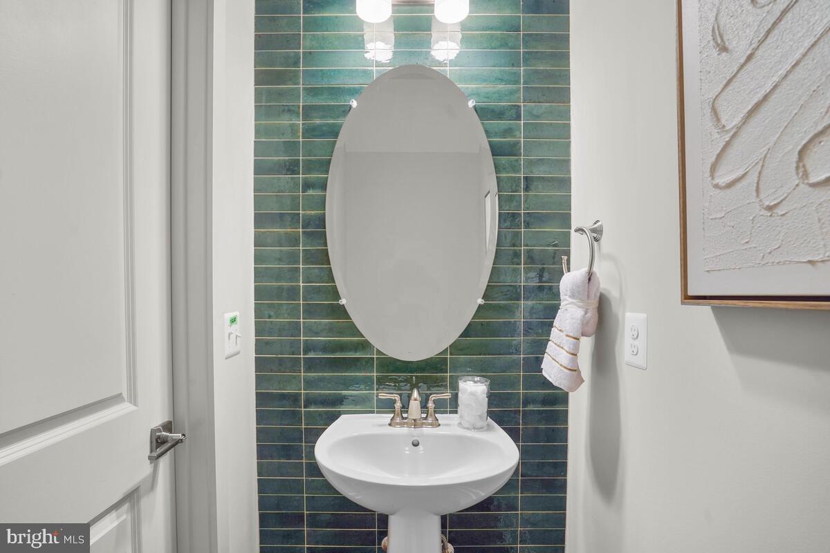 43435 Farringdon SQUARE