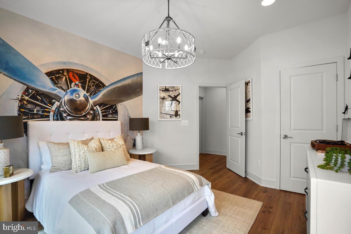 43435 Farringdon SQUARE