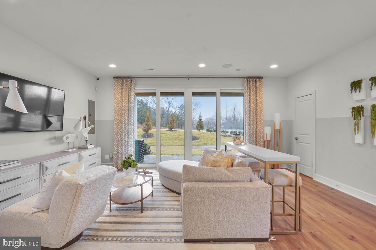 43435 Farringdon SQUARE