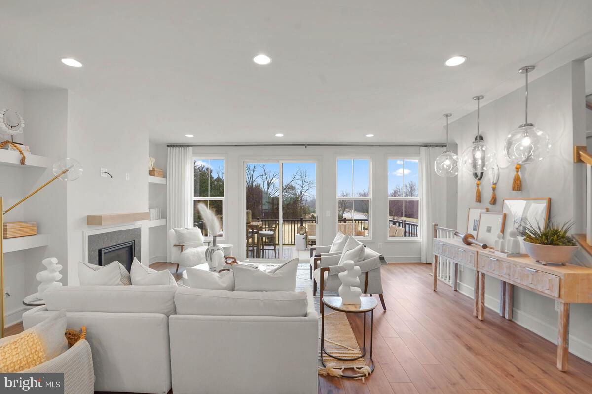 43435 Farringdon SQUARE