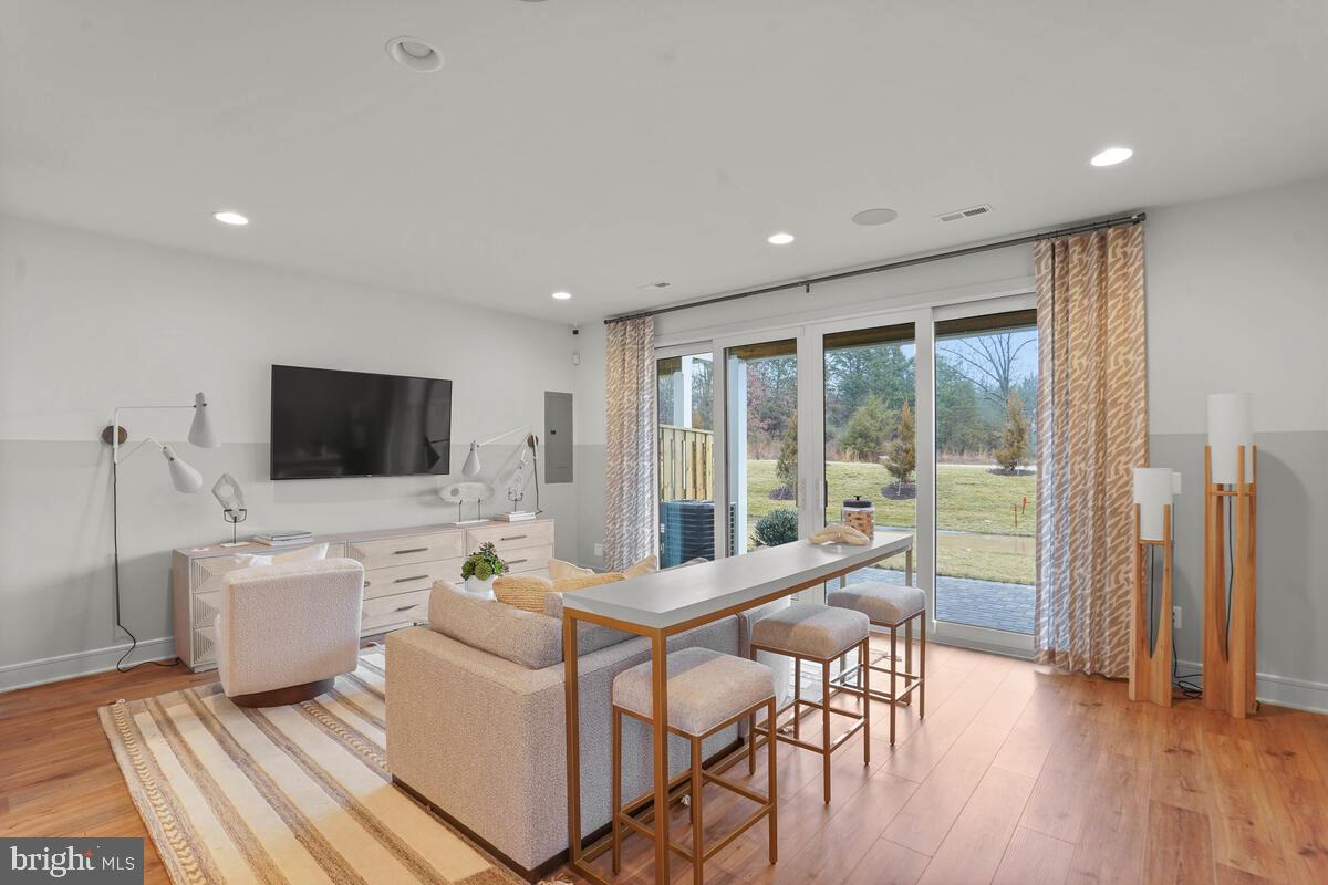 43435 Farringdon SQUARE