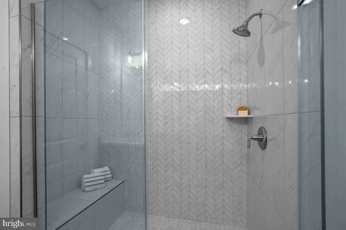 43435 Farringdon SQUARE