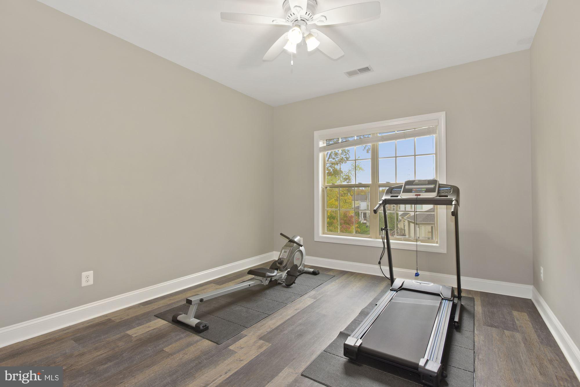 20914 Ashburn ROAD