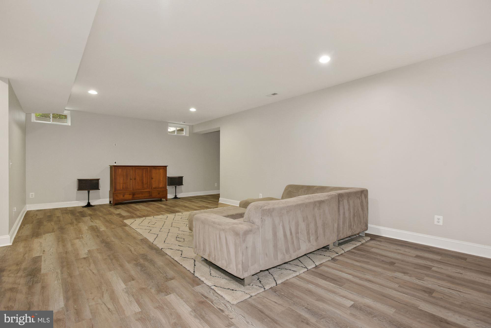 20914 Ashburn ROAD