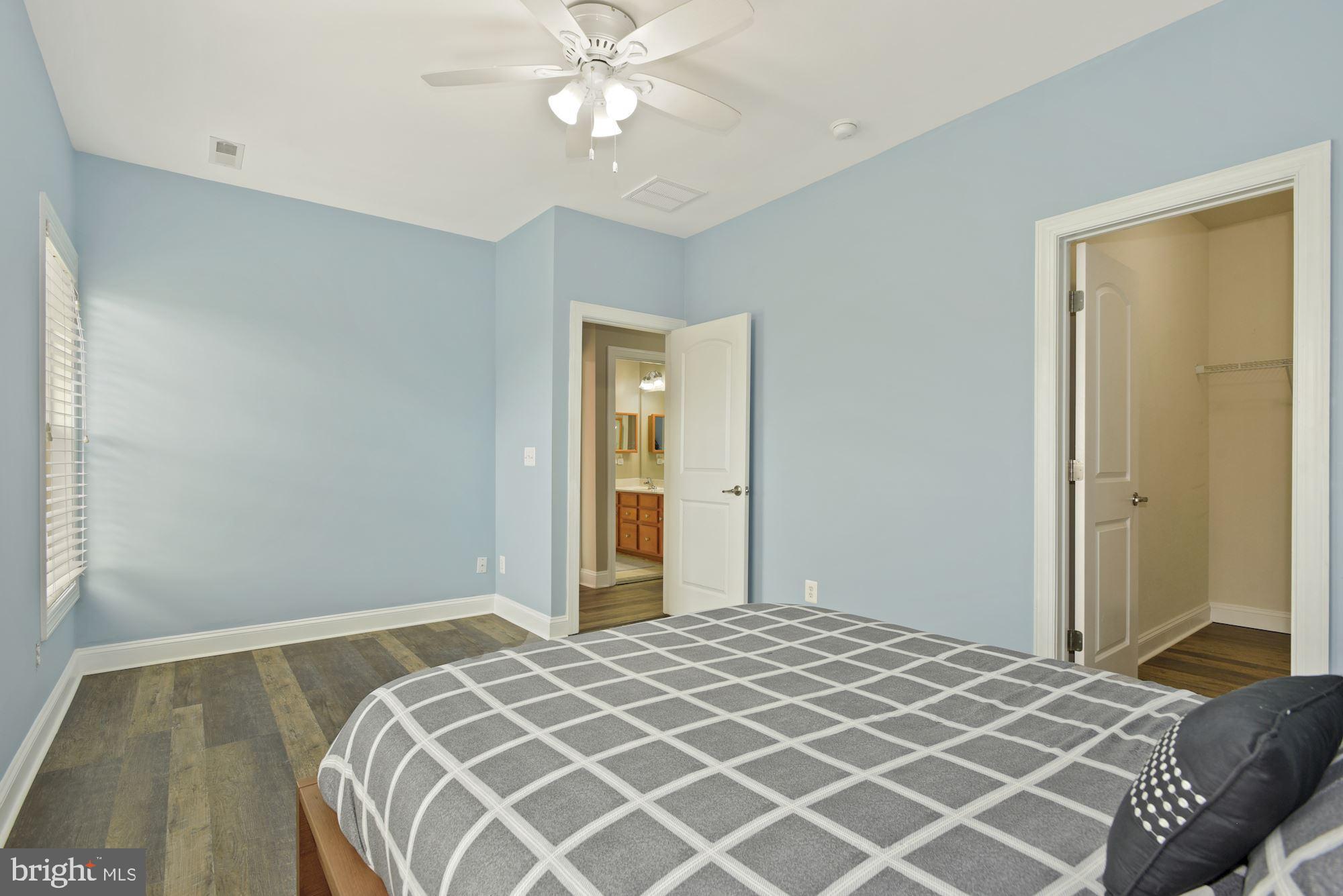 20914 Ashburn ROAD