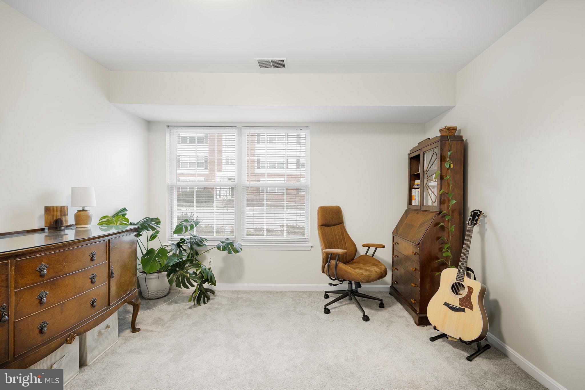 645 Constellation SQUARE SE Unit: B