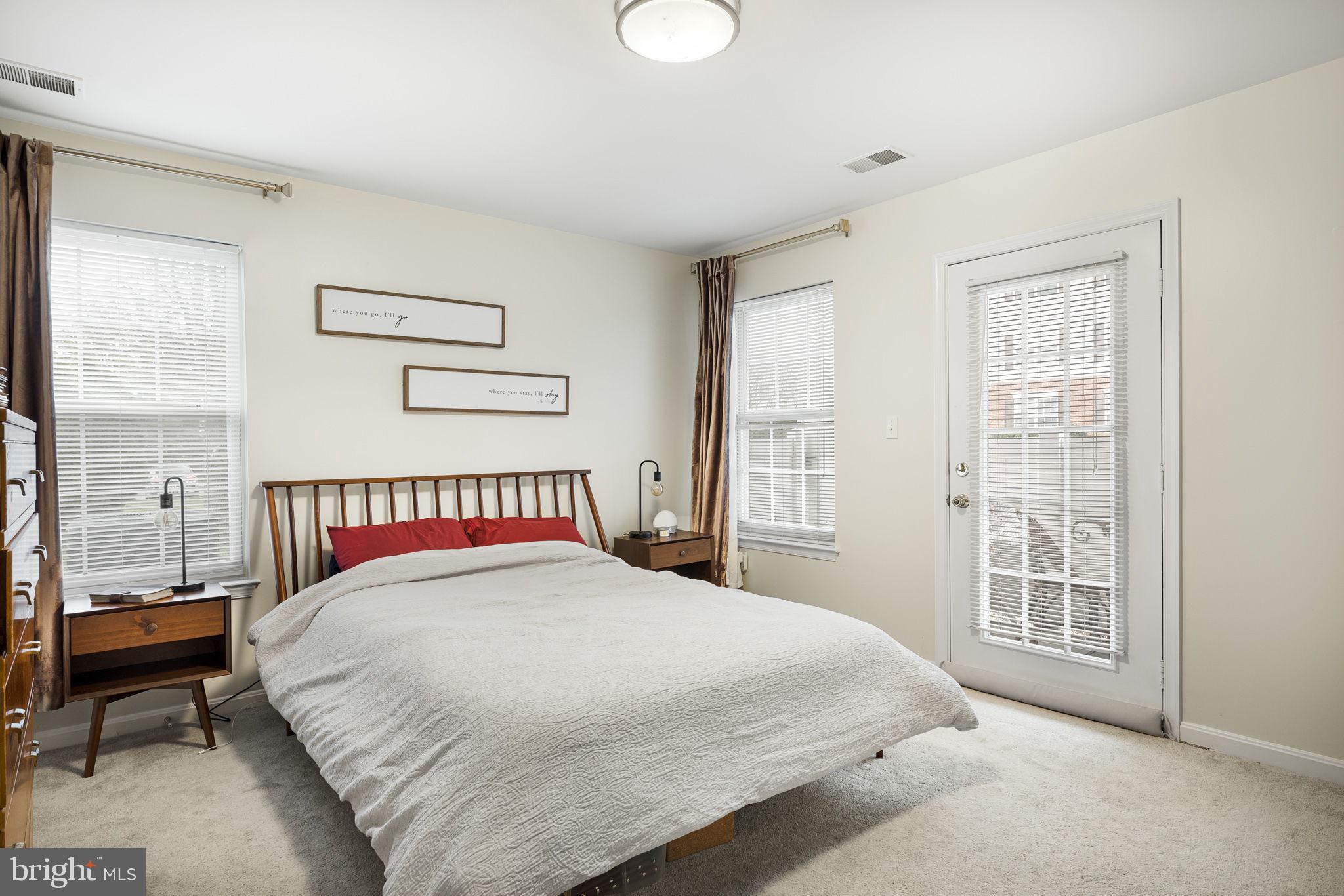 645 Constellation SQUARE SE Unit: B