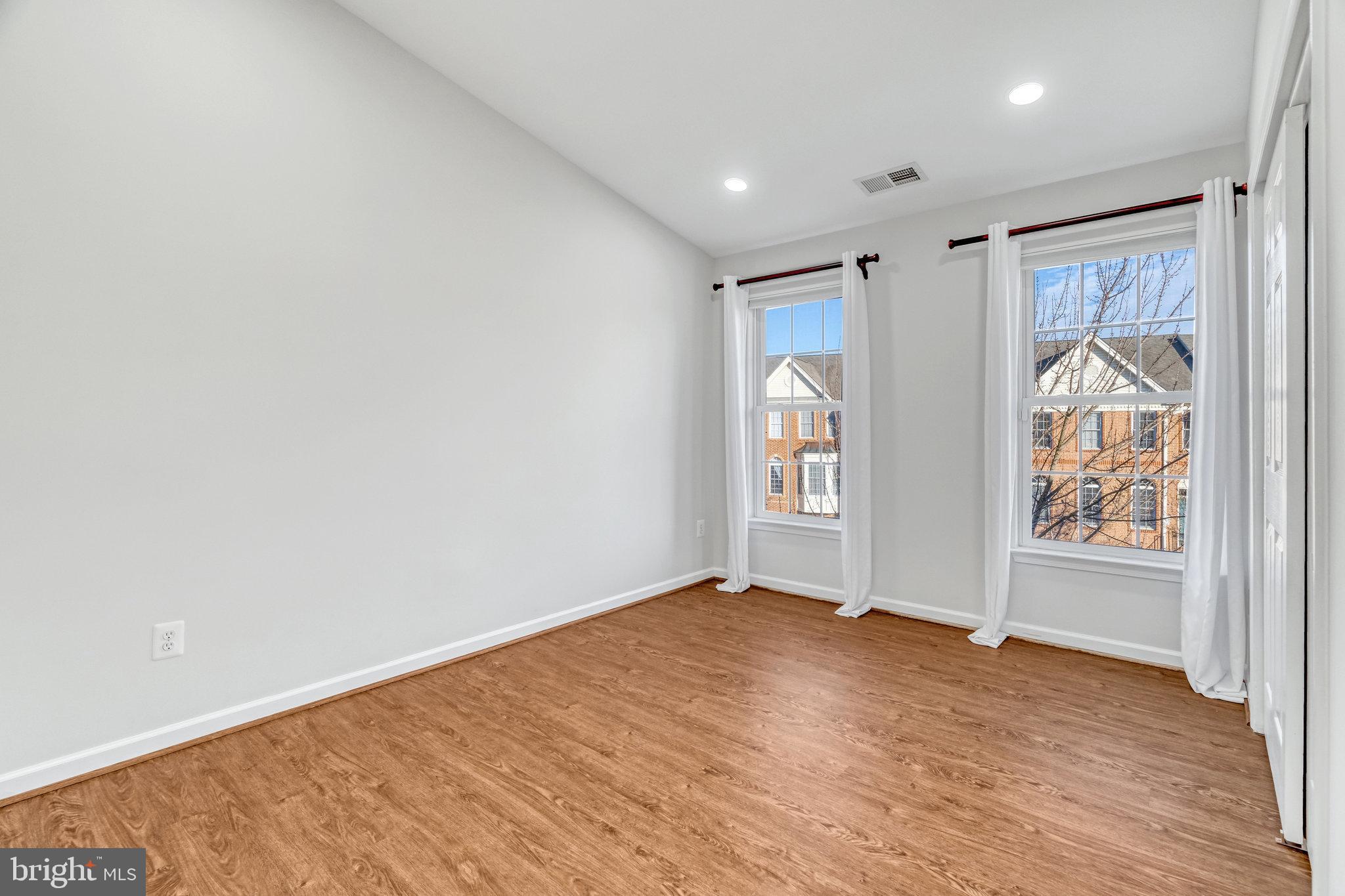 207 Elder TERRACE