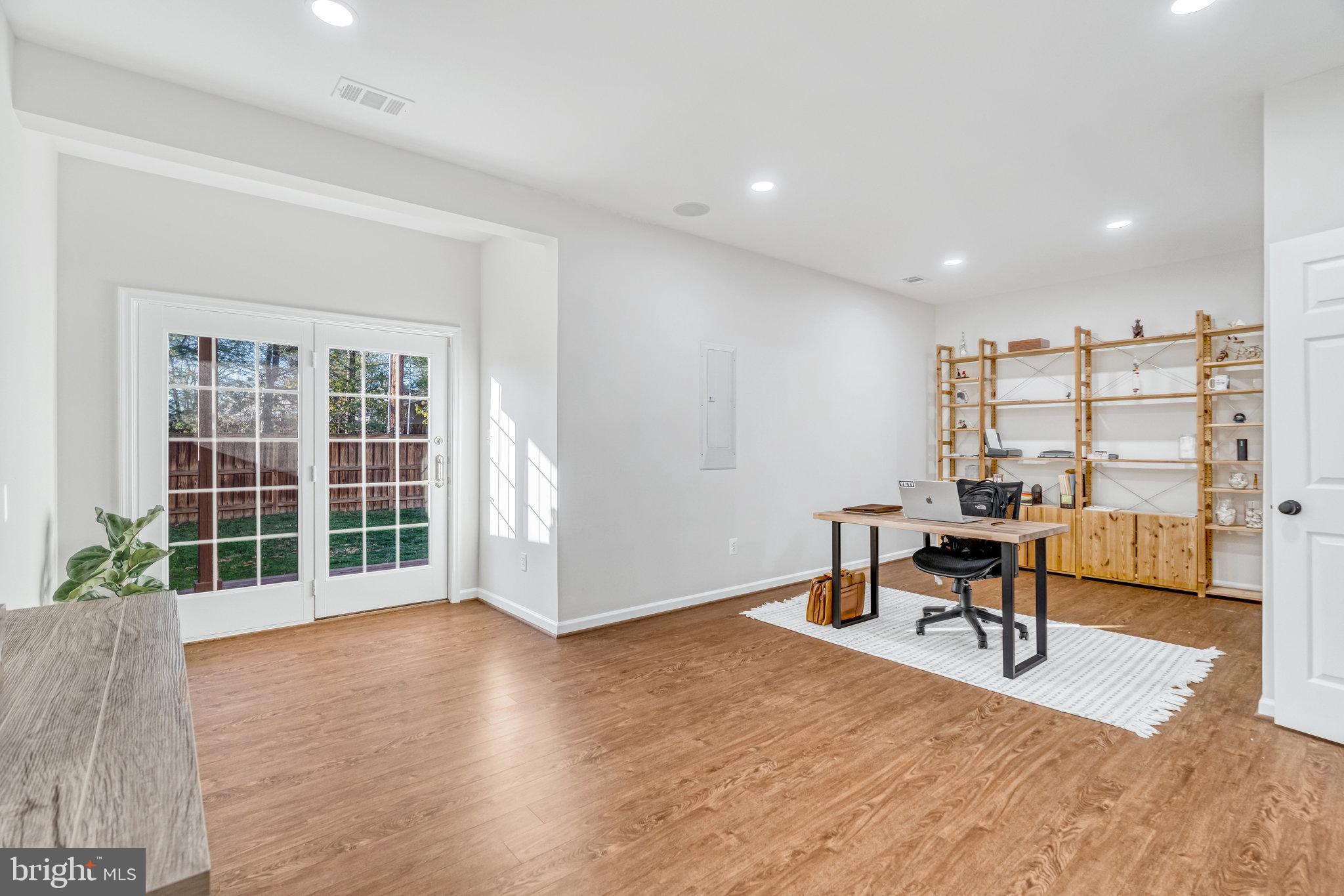 207 Elder TERRACE