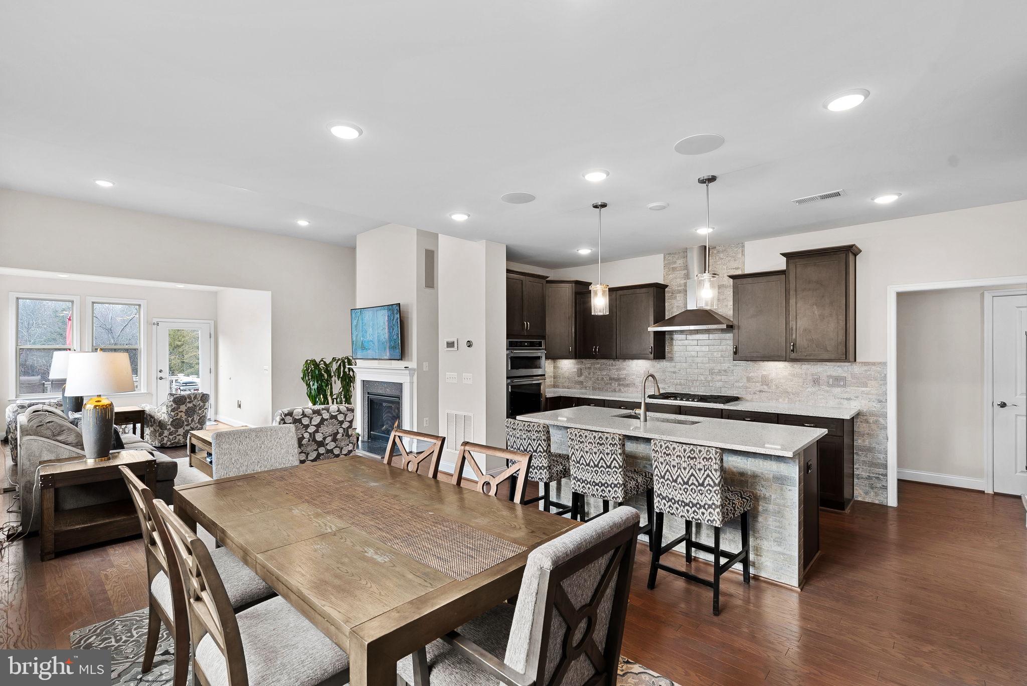 19829 Silvery Blue TERRACE