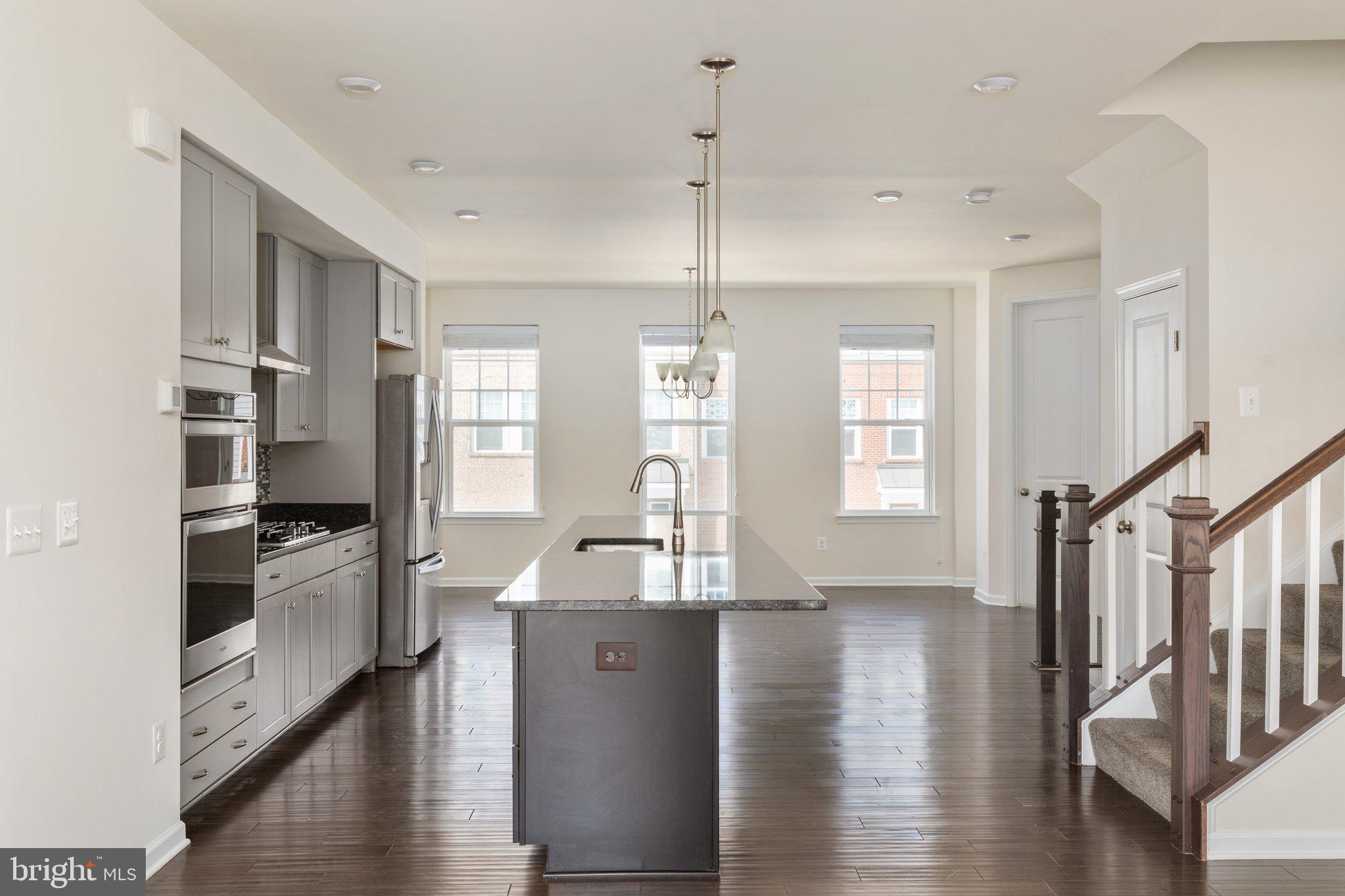 42933 Running Creek SQUARE