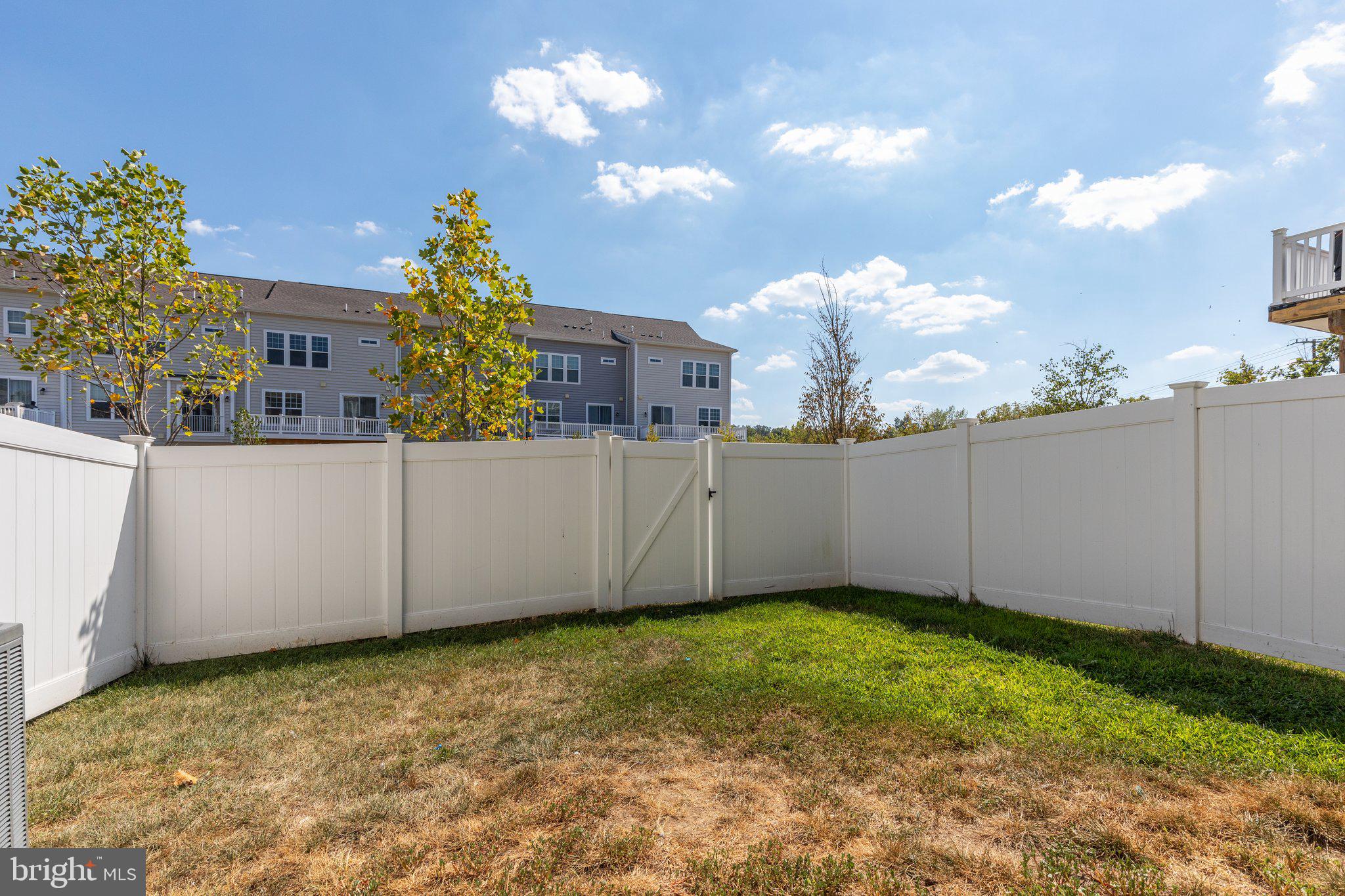42933 Running Creek SQUARE