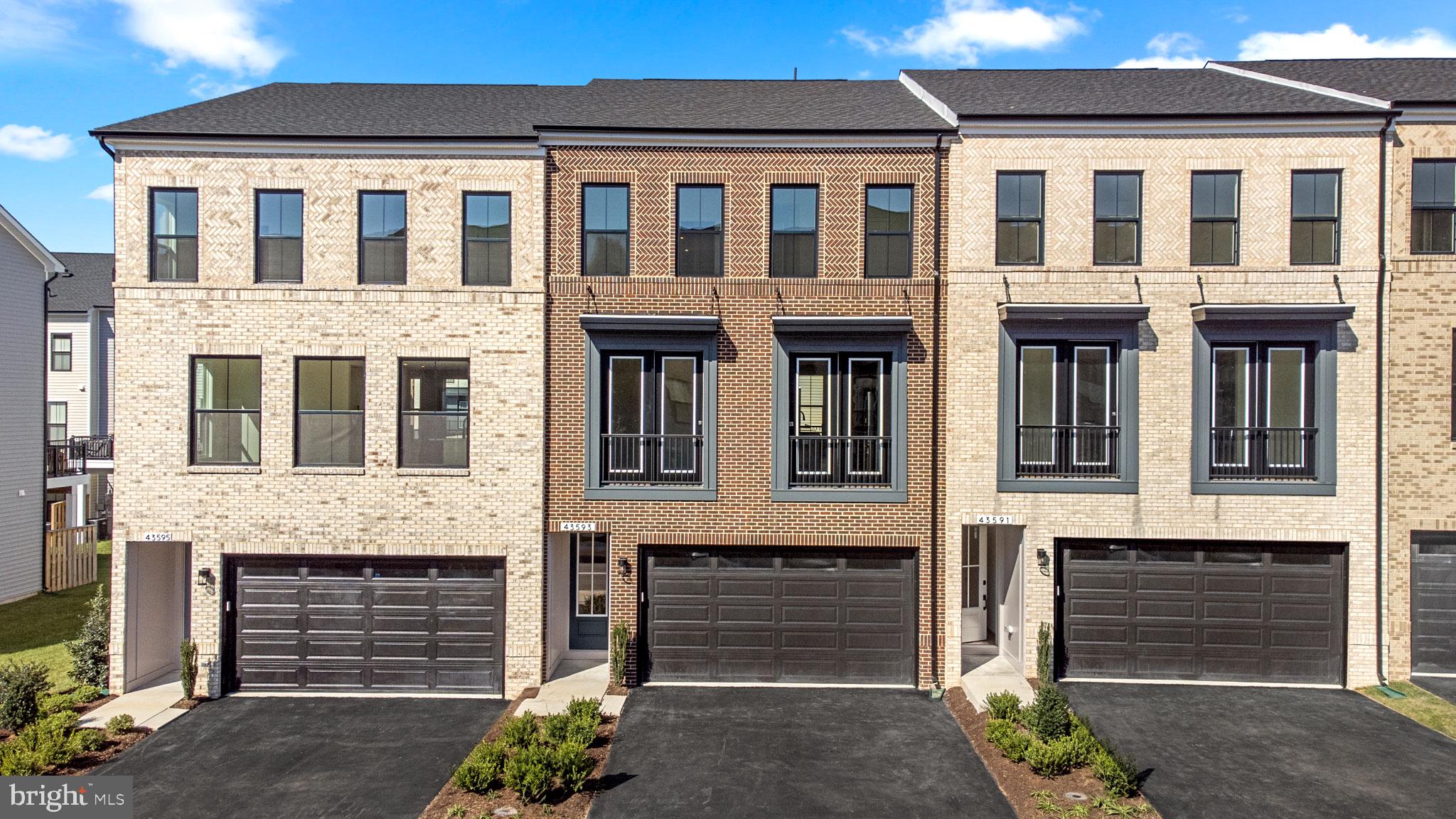 43593 Farringdon SQUARE