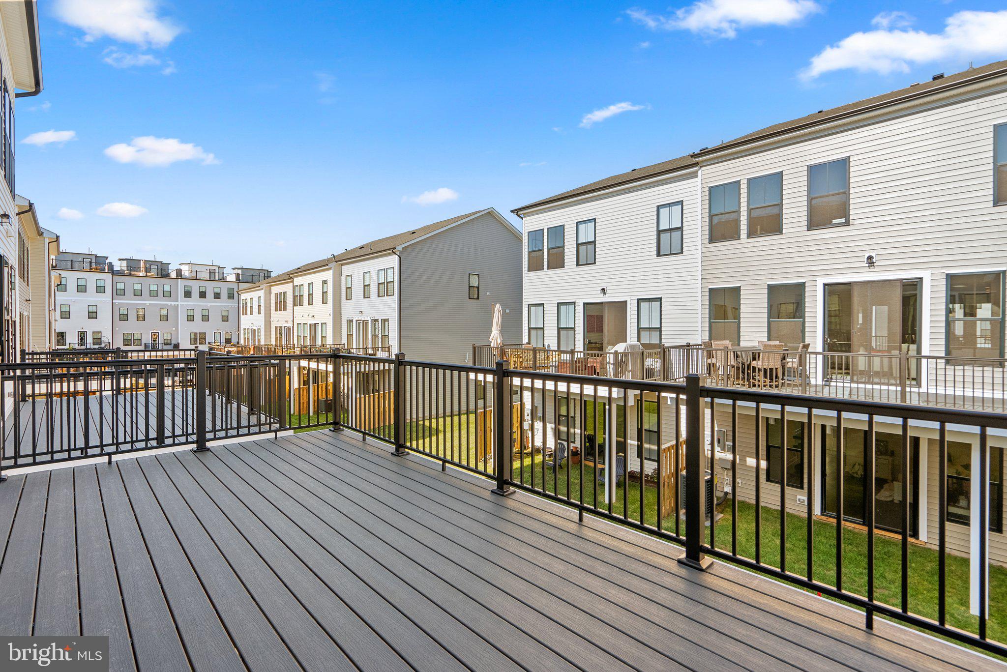 43593 Farringdon SQUARE