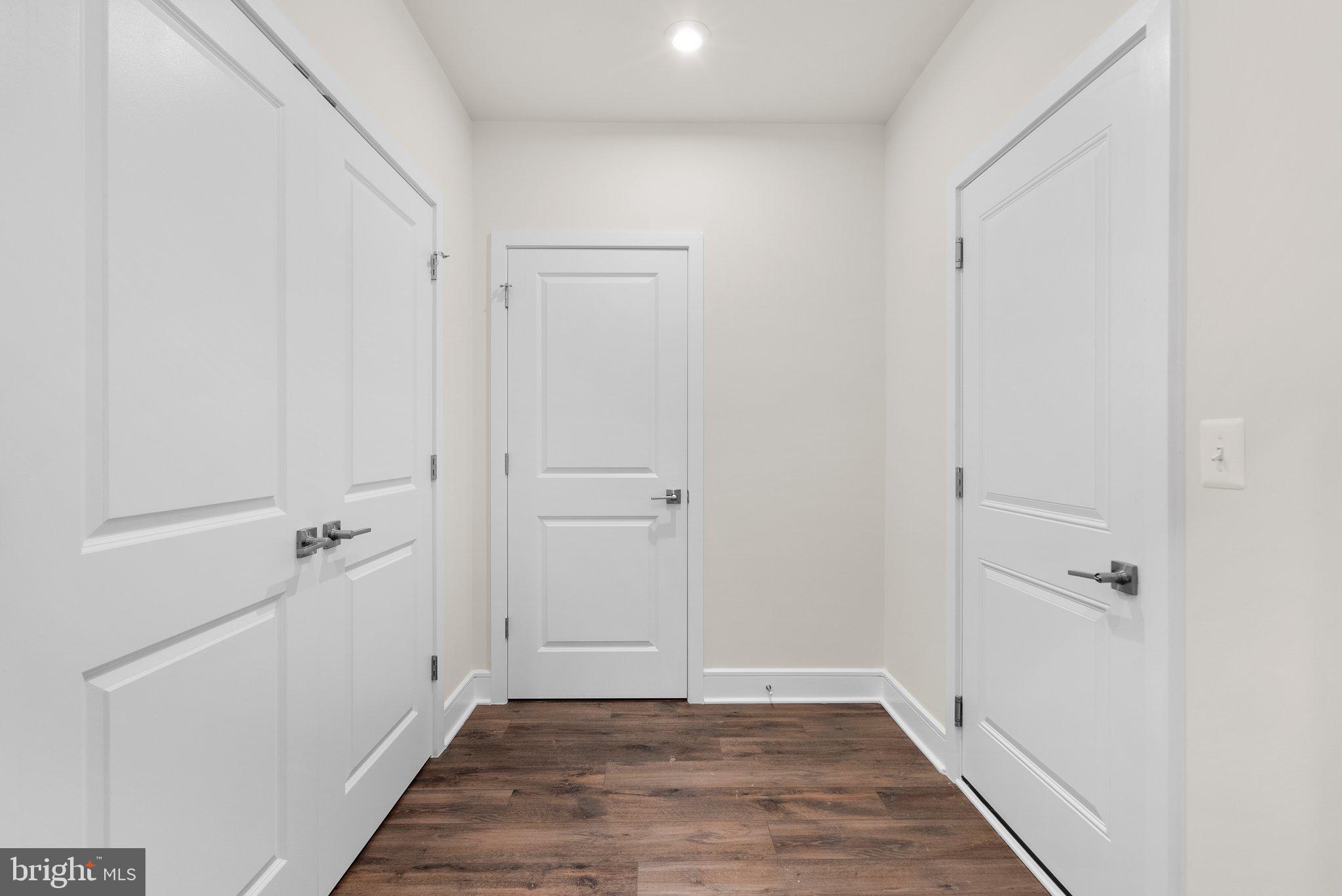 43593 Farringdon SQUARE
