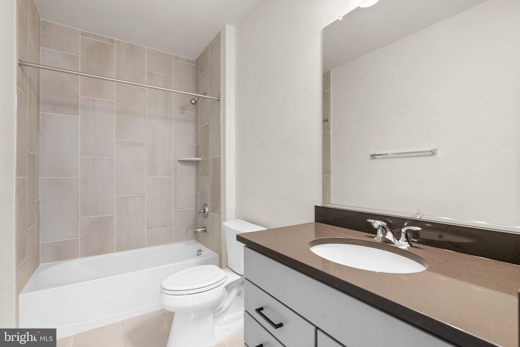 43593 Farringdon SQUARE
